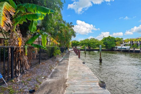 Casa en venta en Fort Lauderdale, Florida, 4 dormitorios, 442.49 m2 № 1726524 - foto 28
