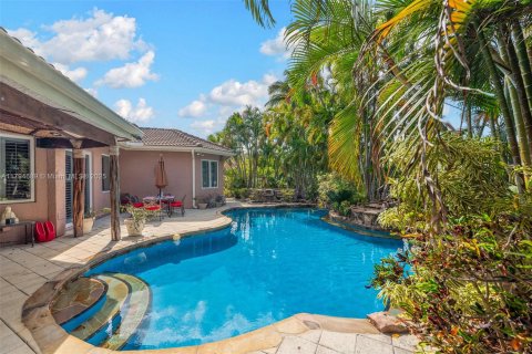 Casa en venta en Fort Lauderdale, Florida, 4 dormitorios, 442.49 m2 № 1726524 - foto 27