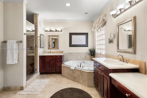 Casa en venta en Fort Lauderdale, Florida, 4 dormitorios, 442.49 m2 № 1726524 - foto 14