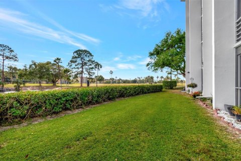 Condo in Lake Worth, Florida, 2 bedrooms  № 2014036 - photo 26