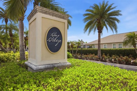 House in Apollo Beach, Florida 3 bedrooms, 184.13 sq.m. № 2201306 - photo 2