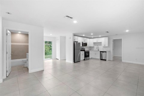 House in Titusville, Florida 3 bedrooms, 116.13 sq.m. № 1824422 - photo 3