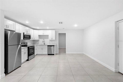 House in Titusville, Florida 3 bedrooms, 116.13 sq.m. № 1824422 - photo 4