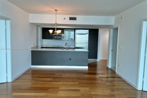 Condo in Miami, Florida, 2 bedrooms  № 1707942 - photo 6