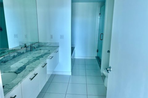 Condo in Miami, Florida, 2 bedrooms  № 1707942 - photo 10