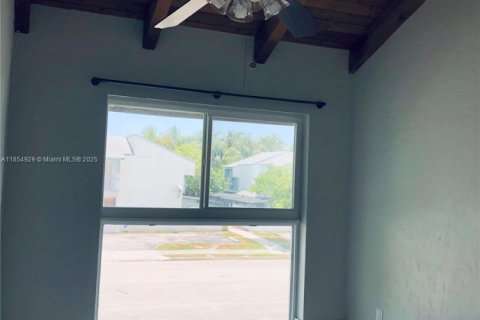 Townhouse in Palmetto Bay, Florida 2 bedrooms, 96.06 sq.m. № 1874145 - photo 7