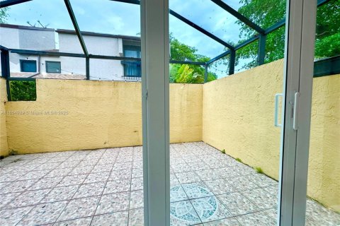 Townhouse in Palmetto Bay, Florida 2 bedrooms, 96.06 sq.m. № 1874145 - photo 10