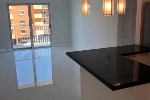 Condominio en North Miami Beach, Florida, 2 dormitorios  № 2034212