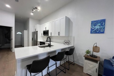 Casa en alquiler en Tampa, Florida, 3 dormitorios, 84.73 m2 № 1866139 - foto 4