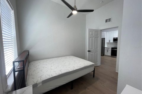 Casa en alquiler en Tampa, Florida, 3 dormitorios, 84.73 m2 № 1866139 - foto 12