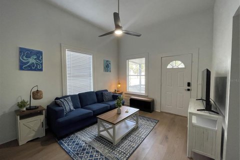 Casa en alquiler en Tampa, Florida, 3 dormitorios, 84.73 m2 № 1866139 - foto 2