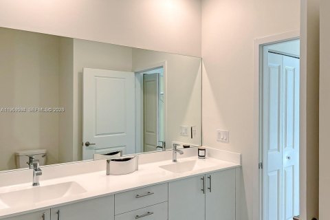 Copropriété à louer à Doral, Floride: 3 chambres, 104.42 m2 № 2027690 - photo 7
