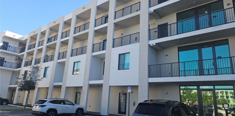 Condo à Doral, Floride, 3 chambres  № 2027690