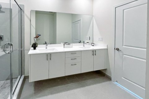 Copropriété à louer à Doral, Floride: 3 chambres, 104.42 m2 № 2027690 - photo 8