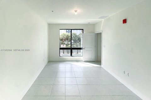 Copropriété à louer à Doral, Floride: 3 chambres, 104.42 m2 № 2027690 - photo 10