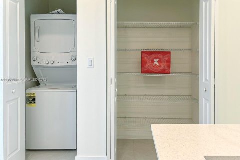 Copropriété à louer à Doral, Floride: 3 chambres, 104.42 m2 № 2027690 - photo 5