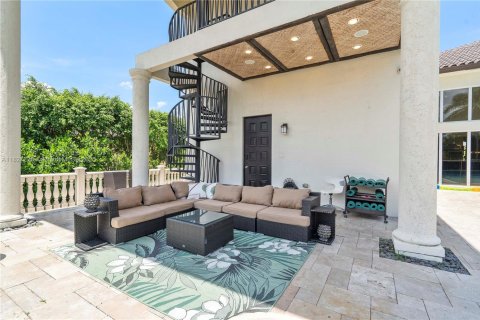 Casa en alquiler en Plantation, Florida, 5 dormitorios, 477.8 m2 № 1960869 - foto 4