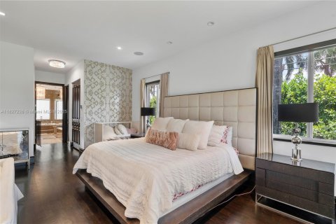 Casa en alquiler en Plantation, Florida, 5 dormitorios, 477.8 m2 № 1960869 - foto 9