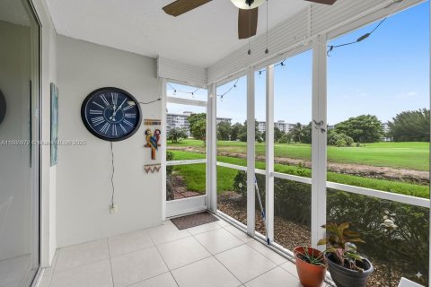 Condo in Pompano Beach, Florida, 2 bedrooms  № 1922369 - photo 11