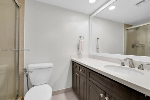 Condo in Pompano Beach, Florida, 2 bedrooms  № 1922369 - photo 7