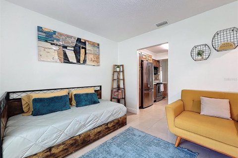 Casa en venta en Brandon, Florida, 4 dormitorios, 170.57 m2 № 1911562 - foto 9