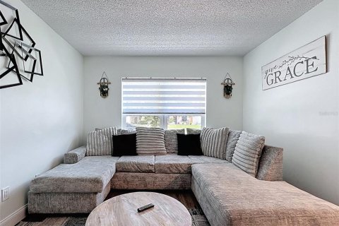 Casa en venta en Brandon, Florida, 4 dormitorios, 170.57 m2 № 1911562 - foto 7