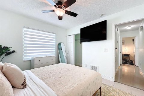 Casa en venta en Brandon, Florida, 4 dormitorios, 170.57 m2 № 1911562 - foto 24