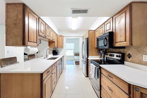 Casa en venta en Brandon, Florida, 4 dormitorios, 170.57 m2 № 1911562 - foto 10
