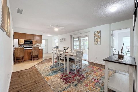 Casa en venta en Brandon, Florida, 4 dormitorios, 170.57 m2 № 1911562 - foto 15