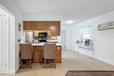 Casa en venta en Brandon, Florida, 4 dormitorios, 170.57 m2 № 1911562 - foto 14