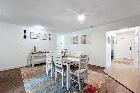Casa en venta en Brandon, Florida, 4 dormitorios, 170.57 m2 № 1911562 - foto 16