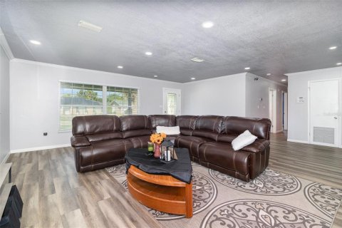 Casa en venta en Orlando, Florida, 3 dormitorios, 145.3 m2 № 1602999 - foto 6