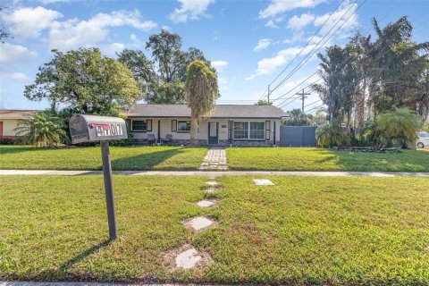 Casa en venta en Orlando, Florida, 3 dormitorios, 145.3 m2 № 1602999 - foto 1