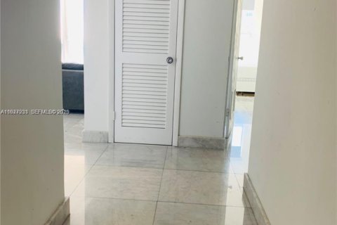 Купить кондоминиум в Санни-Айлс-Бич, Флорида 1 спальня, 93.37м2, № 1986214 - фото 6