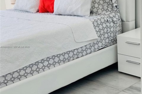 Купить кондоминиум в Санни-Айлс-Бич, Флорида 1 спальня, 93.37м2, № 1986214 - фото 7