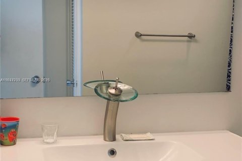 Купить кондоминиум в Санни-Айлс-Бич, Флорида 1 спальня, 93.37м2, № 1986214 - фото 9