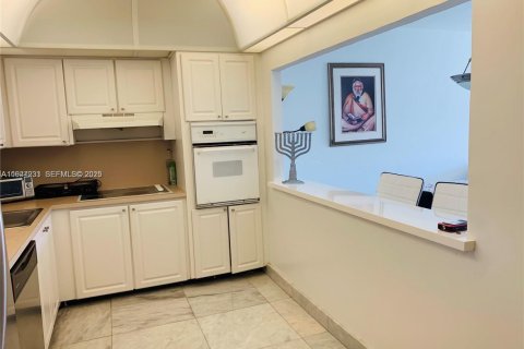 Купить кондоминиум в Санни-Айлс-Бич, Флорида 1 спальня, 93.37м2, № 1986214 - фото 4