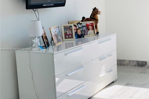 Купить кондоминиум в Санни-Айлс-Бич, Флорида 1 спальня, 93.37м2, № 1986214 - фото 8