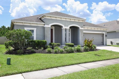 House in Orlando, Florida 5 bedrooms, 264.12 sq.m. № 2277907 - photo 2