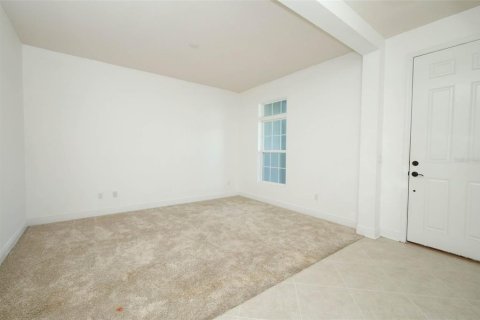 House in Orlando, Florida 5 bedrooms, 264.12 sq.m. № 2277907 - photo 7