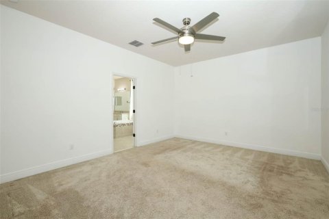 House in Orlando, Florida 5 bedrooms, 264.12 sq.m. № 2277907 - photo 24