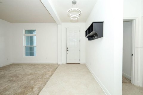 House in Orlando, Florida 5 bedrooms, 264.12 sq.m. № 2277907 - photo 5