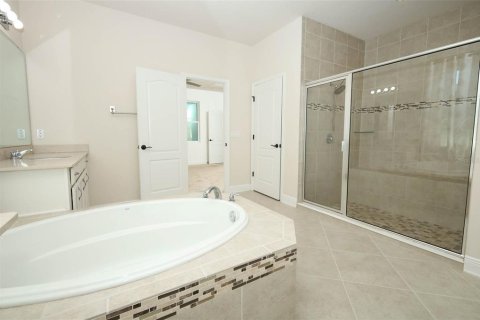 House in Orlando, Florida 5 bedrooms, 264.12 sq.m. № 2277907 - photo 28