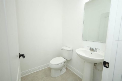 House in Orlando, Florida 5 bedrooms, 264.12 sq.m. № 2277907 - photo 10