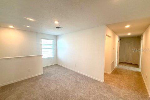 House in Dade City, Florida 6 bedrooms, 228.82 sq.m. № 2237812 - photo 10