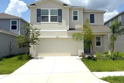 House in Dade City, Florida 6 bedrooms, 228.82 sq.m. № 2237812 - photo 3