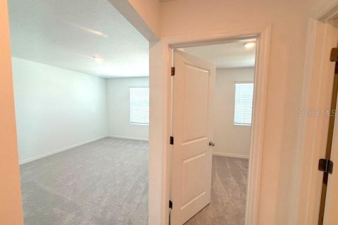 House in Dade City, Florida 6 bedrooms, 228.82 sq.m. № 2237812 - photo 14