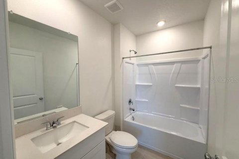 House in Dade City, Florida 6 bedrooms, 228.82 sq.m. № 2237812 - photo 8
