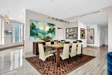 Condo in Miami, Florida, 3 bedrooms  № 1940708 - photo 8