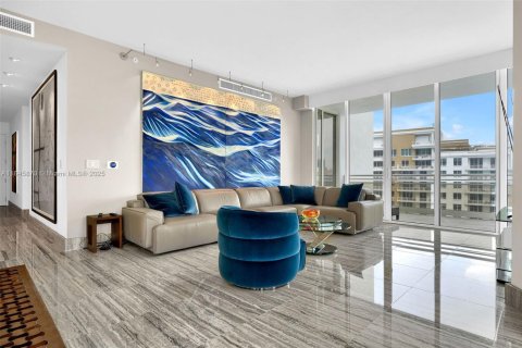 Condo in Miami, Florida, 3 bedrooms  № 1940708 - photo 10